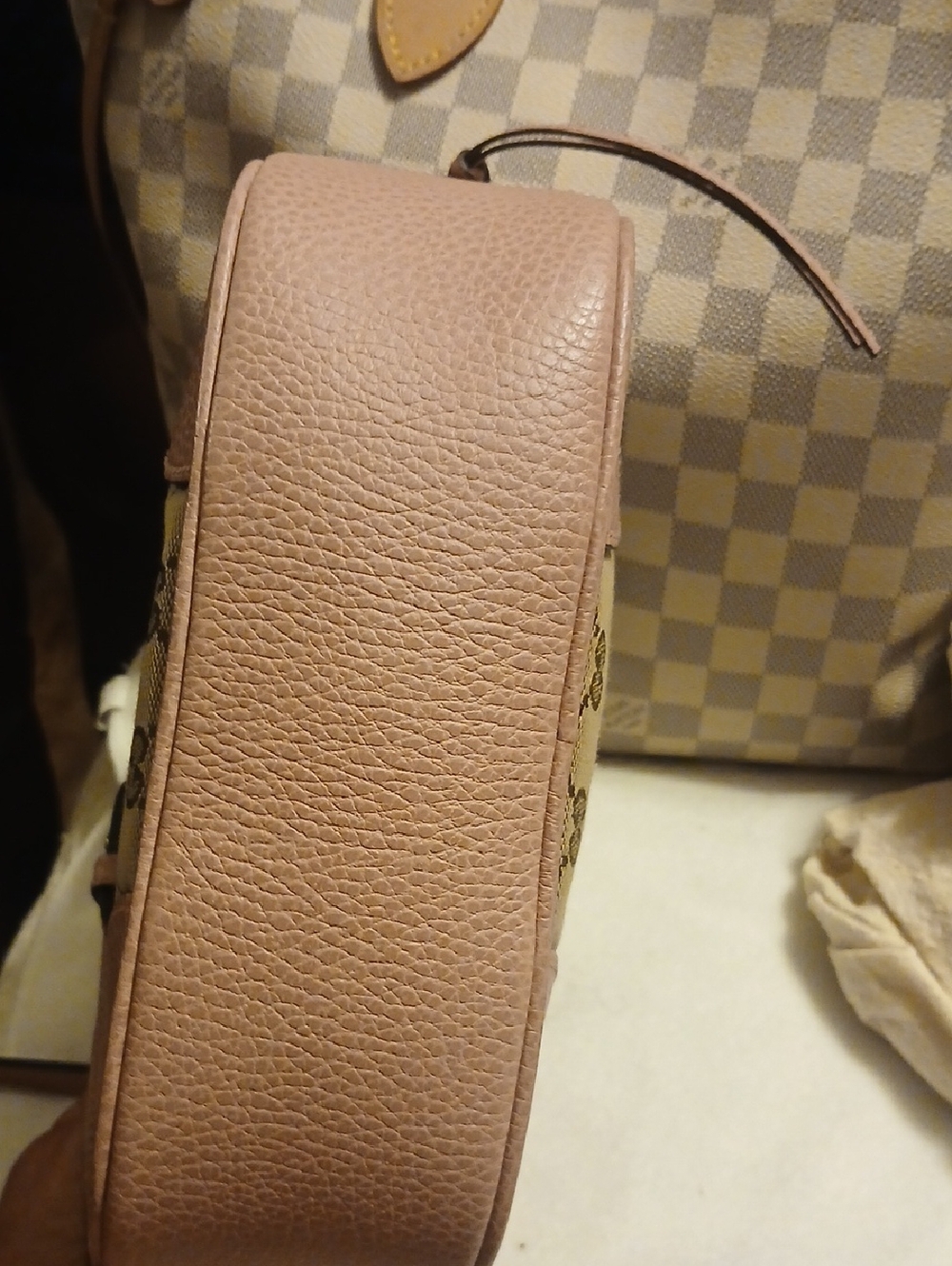 Authentic Gucci Crossbody - Picture 6 of 10